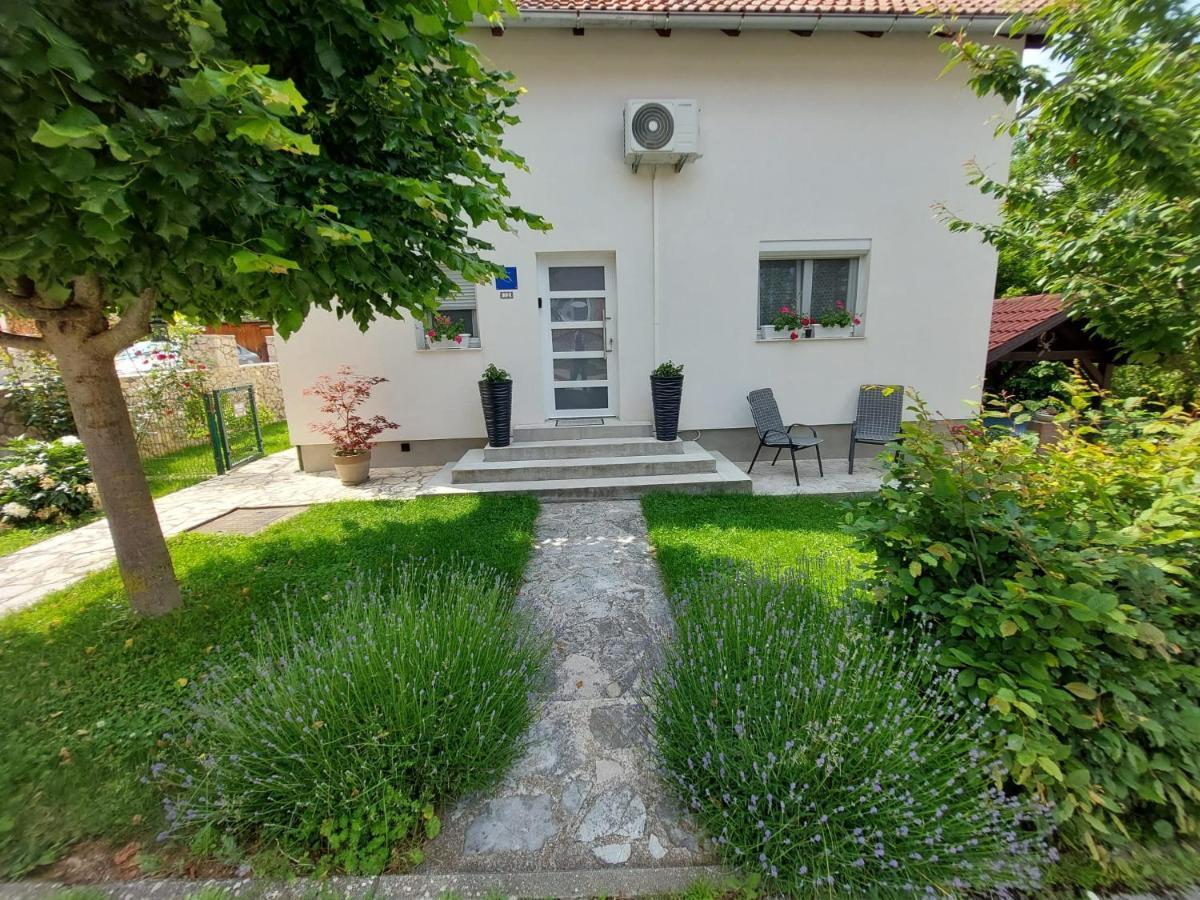 Studio Apartman Marta Кореница Экстерьер фото